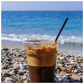 Hagyományos műanyag poharak